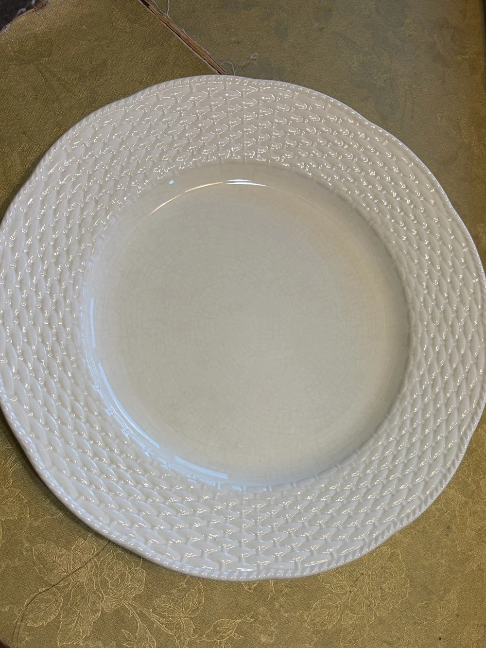 Mikasa White Braided Rim Ceramic Dinner Plate